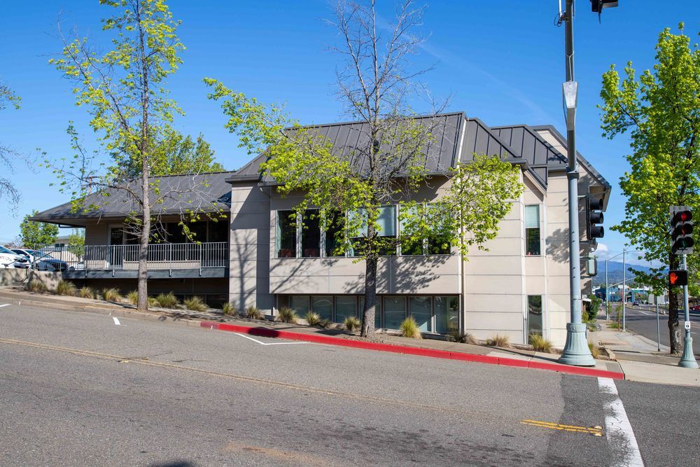 1388 Court St, Redding, CA 96001